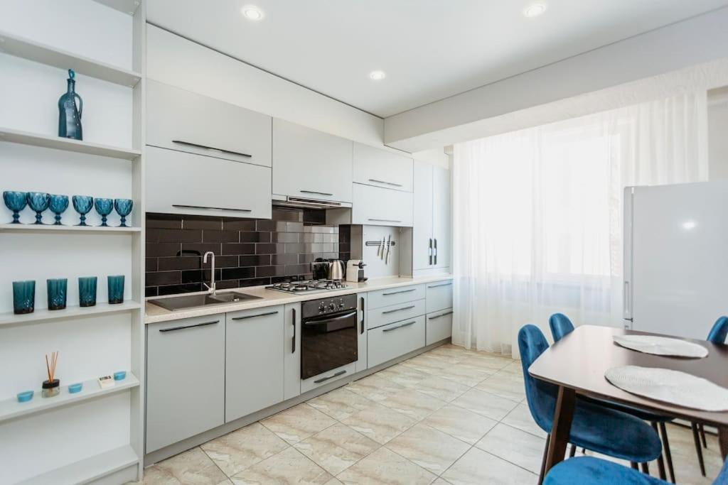Rich Bunny Apartment Chisinau Bagian luar foto